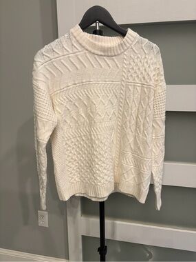 Time and Tru Cream Cable Knit Crewneck Sweater